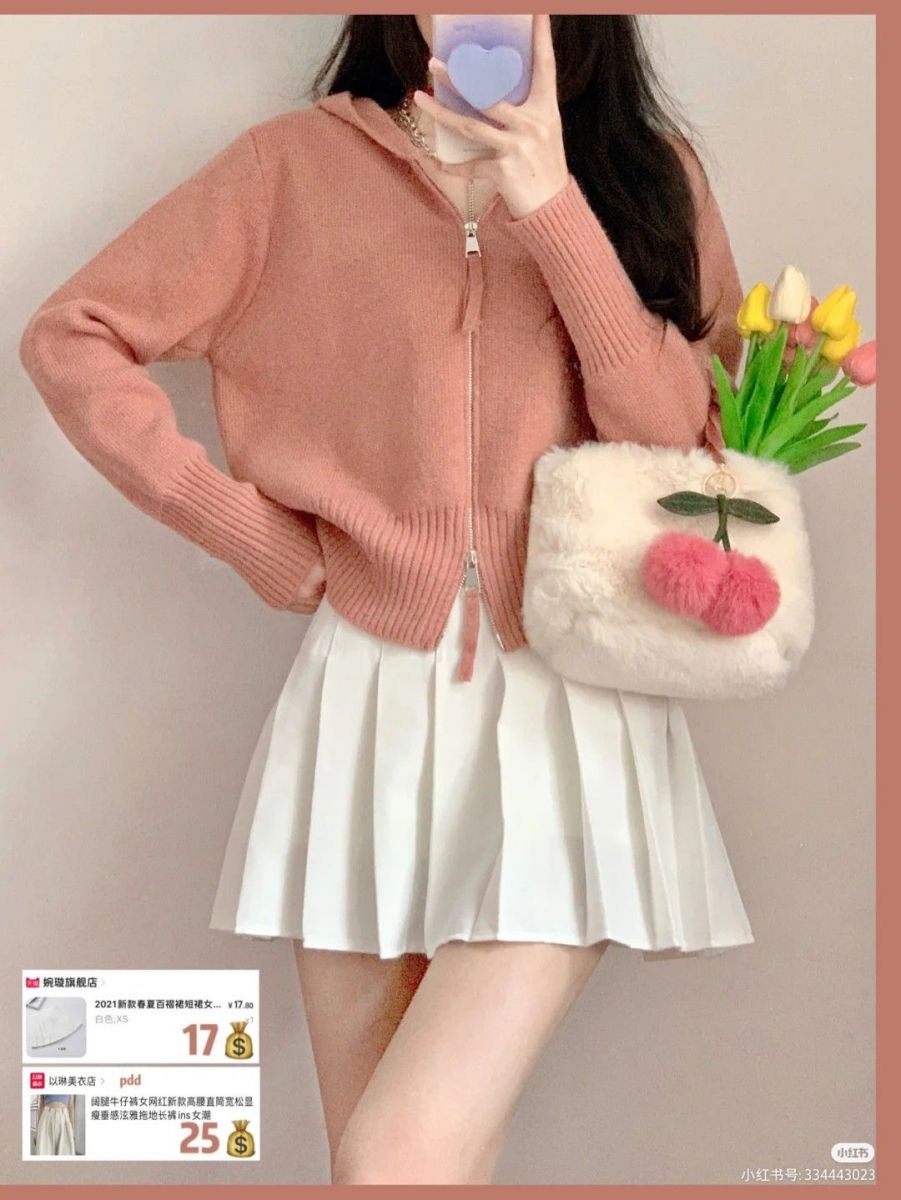 Gái: Cô Gái Mặc Áo Khoác Hồng Và Chân Váy Trắng
