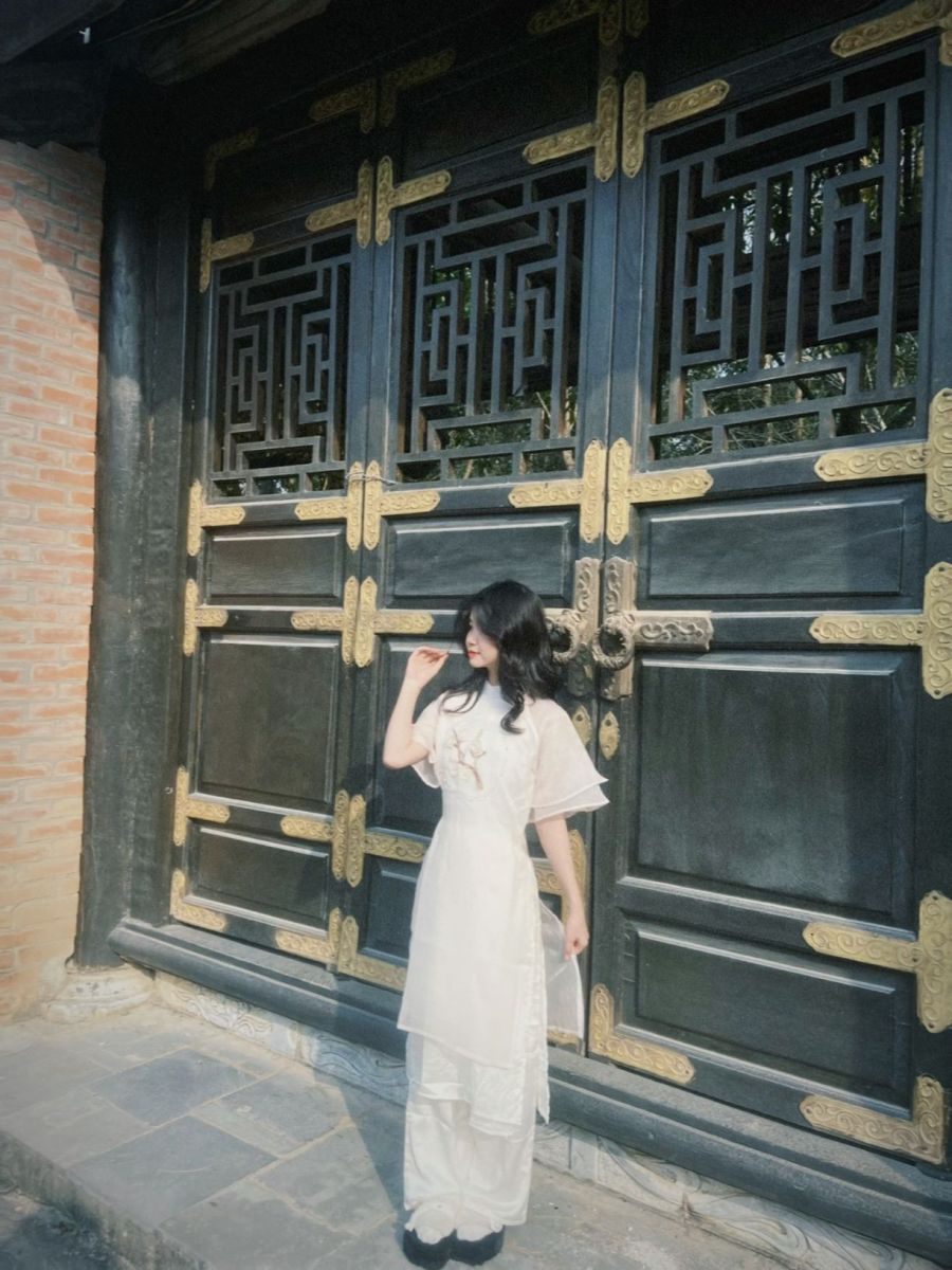 Áo Dài Trắng - Bộ Ảnh Gái Xinh Phố Cổ