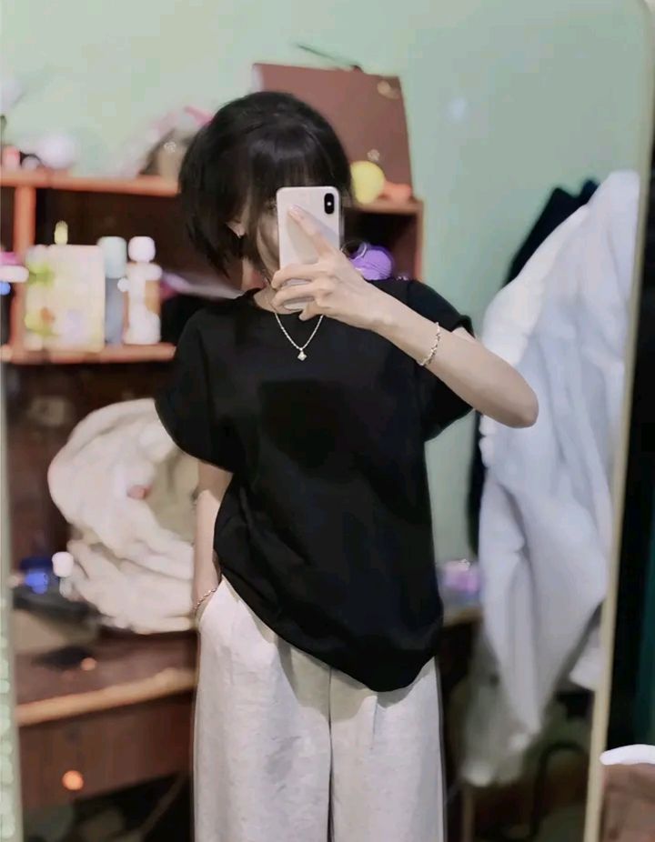 Áo đen kiểu dáng thời trang cho gái xinh