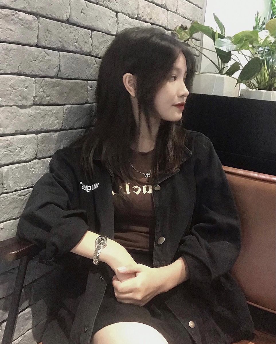 Bộ ảnh gái xinh trong không gian hiện đại