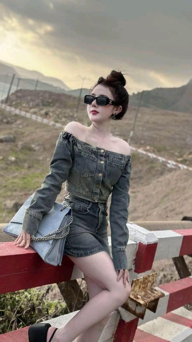 Anh Gai Xinh Mac Vay - Áo Khoác Denim