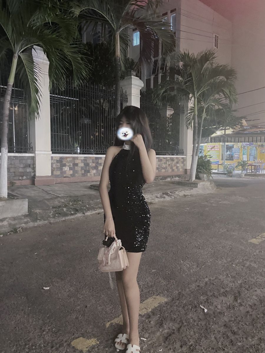 Anh Gai Xinh Mac Vay - Đường Phố
