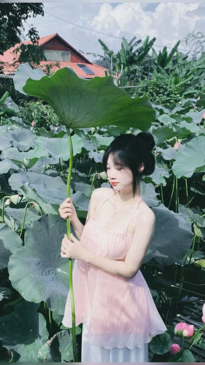 Anh Gai Xinh Mac Vay - Áo Hồng