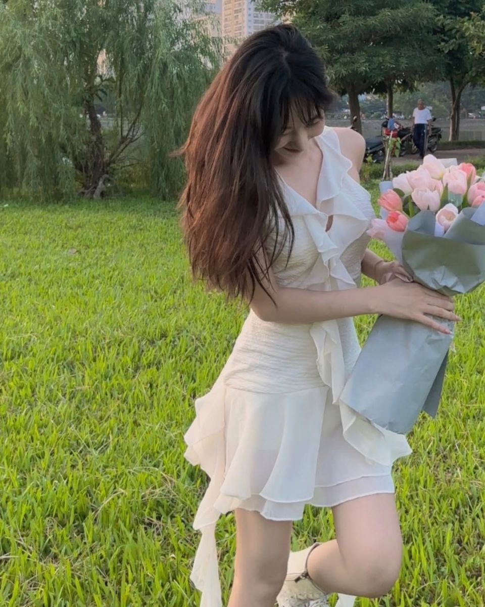 Anh Gai Xinh Mac Vay - Công Viên