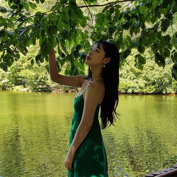 Anh Gai Xinh Mac Vay - Hồ Nước