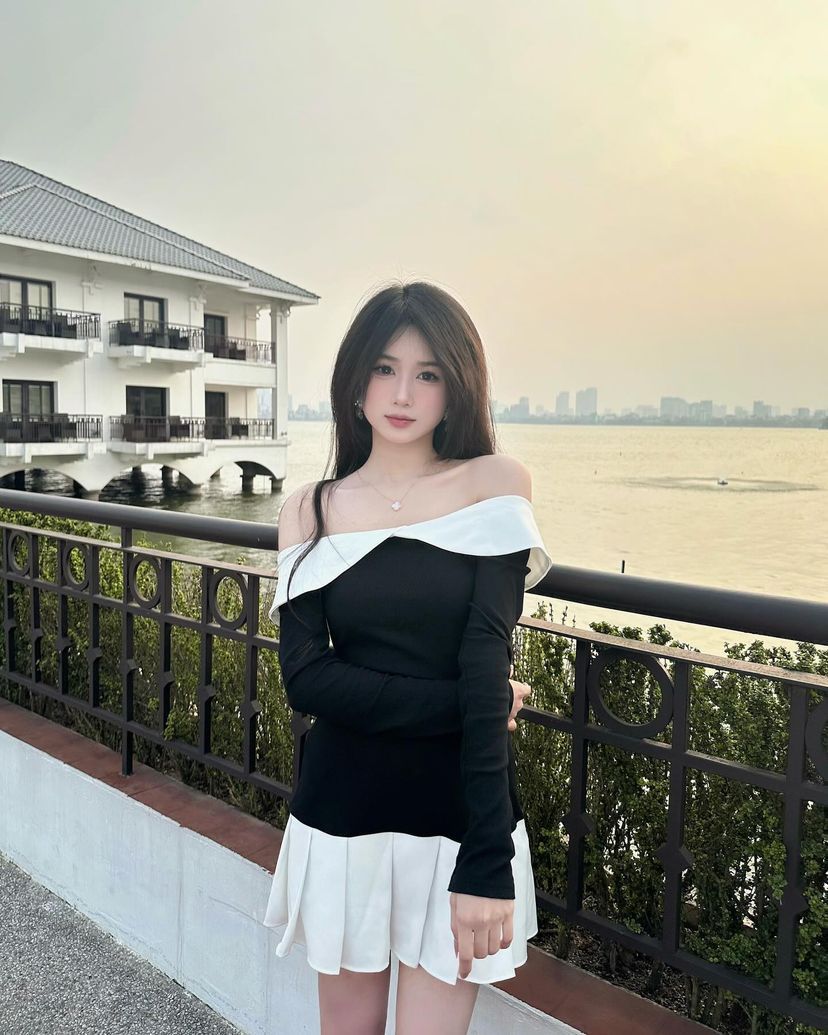 Anh Gai Xinh Mac Vay - Anh Gai Mac Vay Ngan