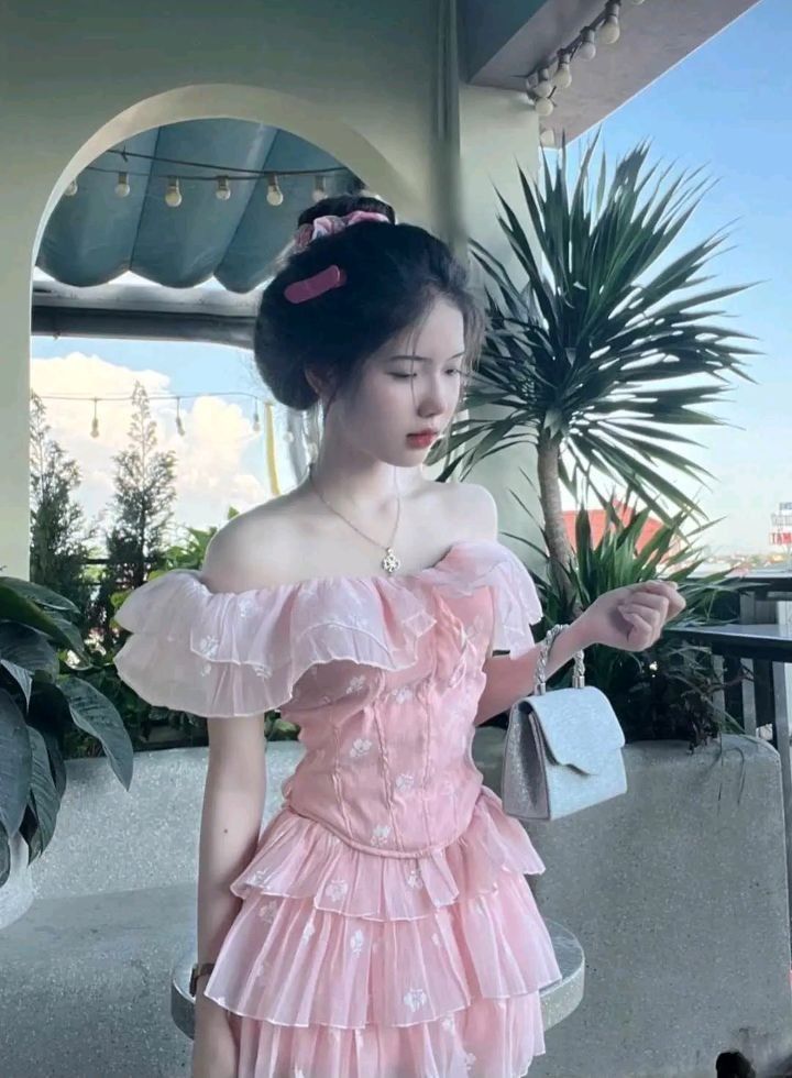 Anh Gai Xinh Mac Vay - Đầm Hồng