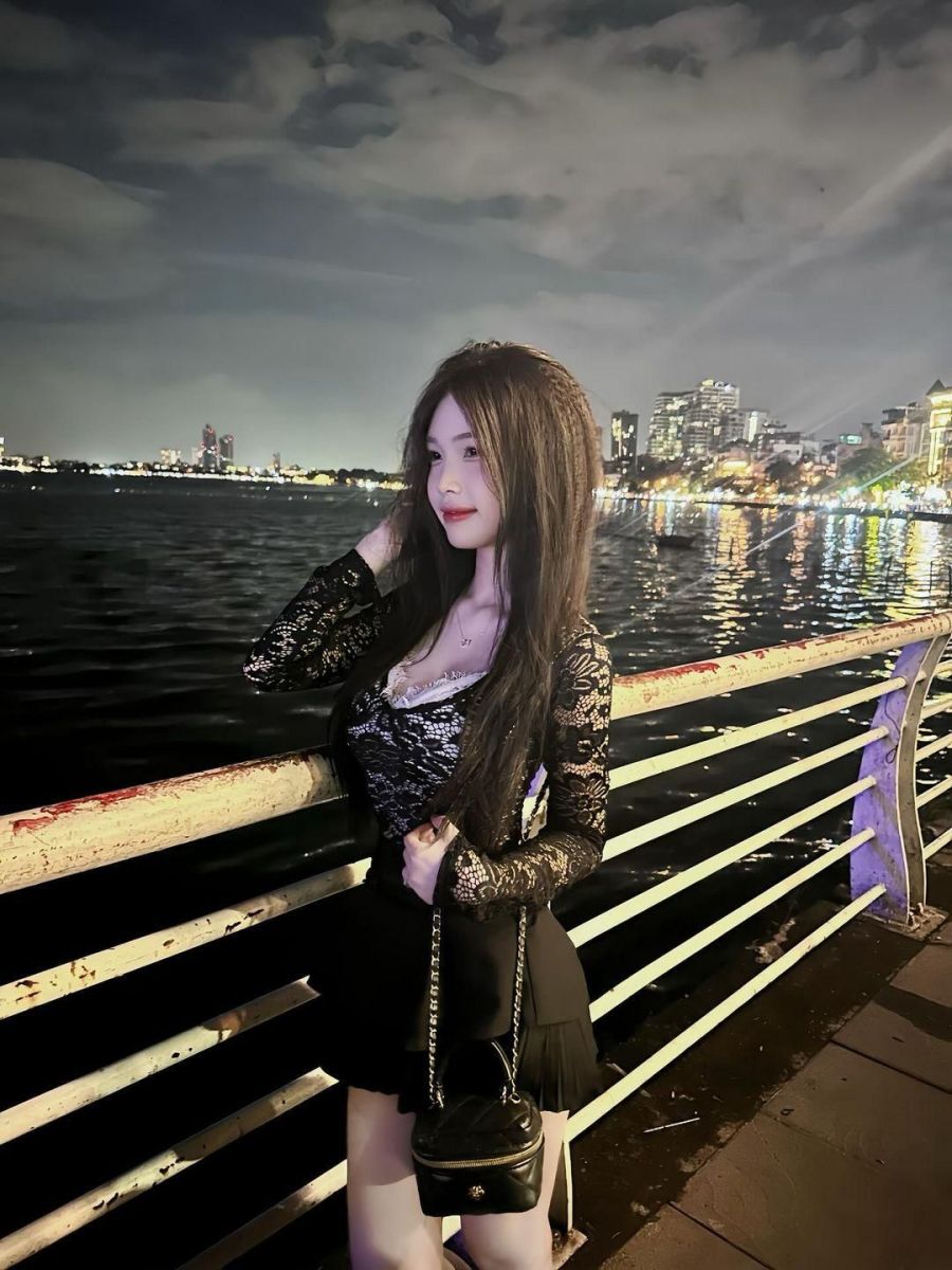 Anh Gai Xinh Mac Vay - Anh Gai Quyen Ru