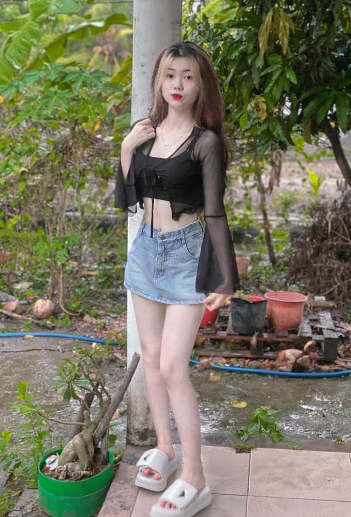 Anh Gai Xinh Mac Vay - Áo Crop Top