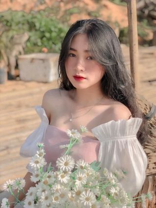 Anh Gai Xinh Mac Vay - Áo Hài Tây
