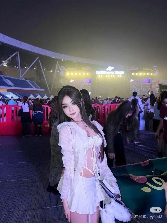 Anh Gai Xinh Mac Vay - Ảnh Gái Đáng Thương
