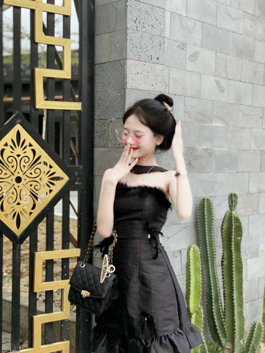 Anh Gai Xinh Mac Vay - Cây Xương Rồng