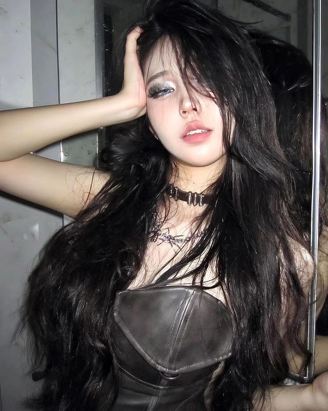 Anh Gai Xinh Mac Vay - Đầm Đen