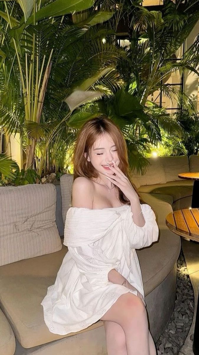 Anh Gai Xinh Mac Vay - Áo Trắng