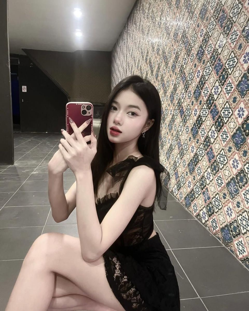Anh Gai Xinh Mac Vay - Chụp Ảnh