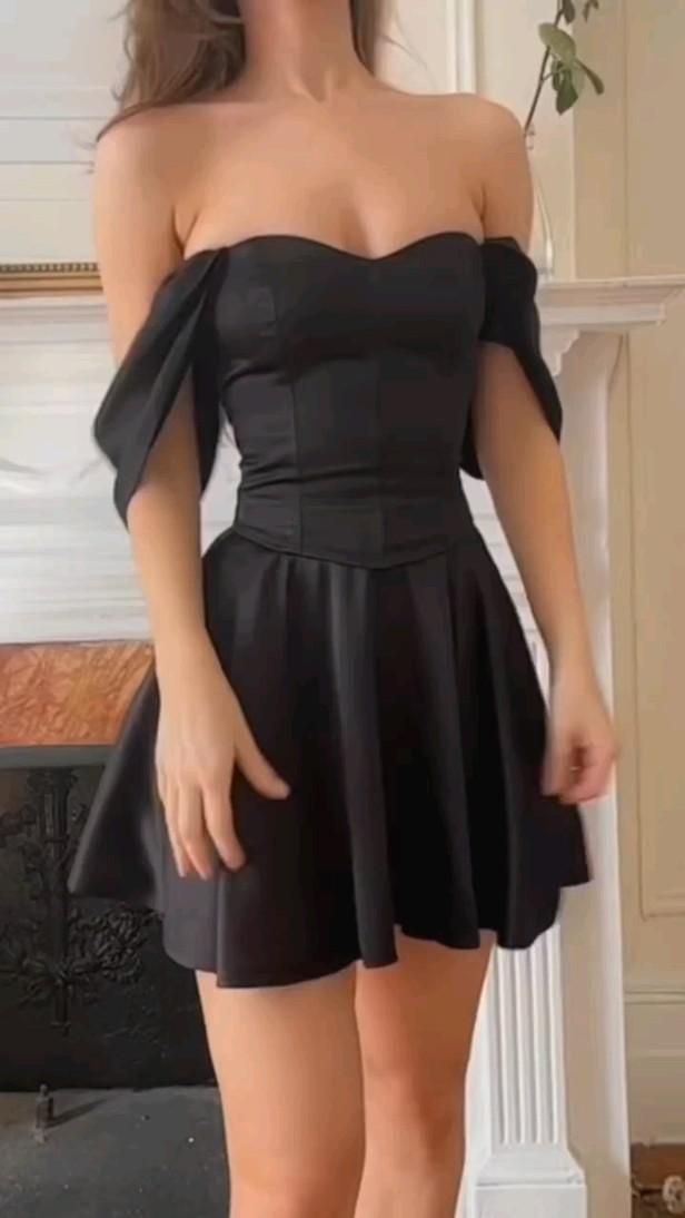Anh Gai Xinh Mac Vay - Cô Gái Trẻ