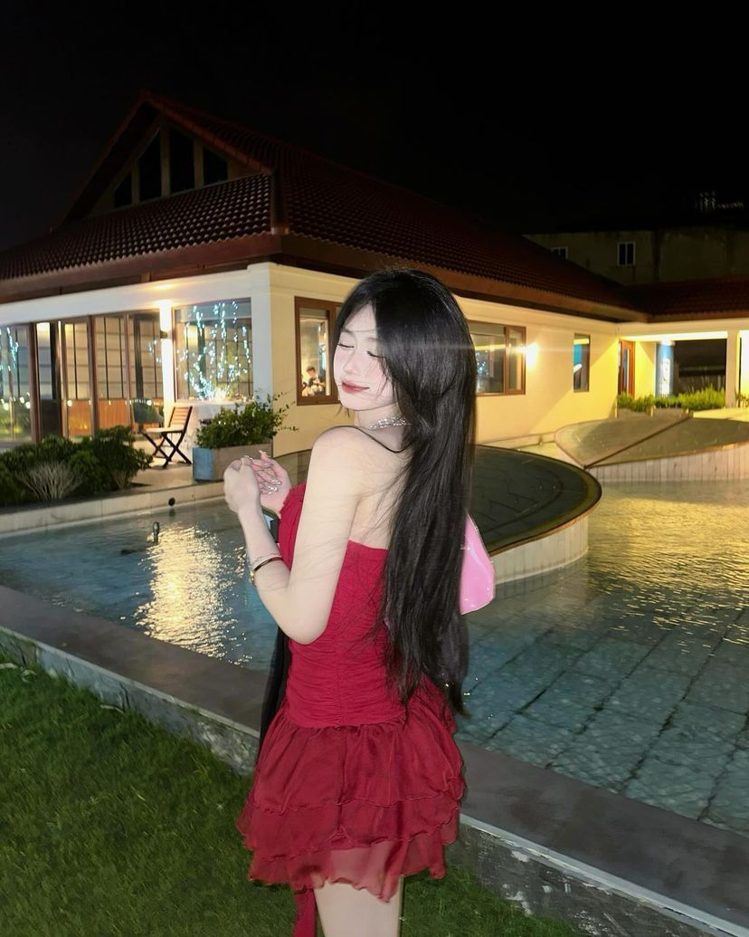 Anh Gai Xinh Mac Vay - Ban Đêm