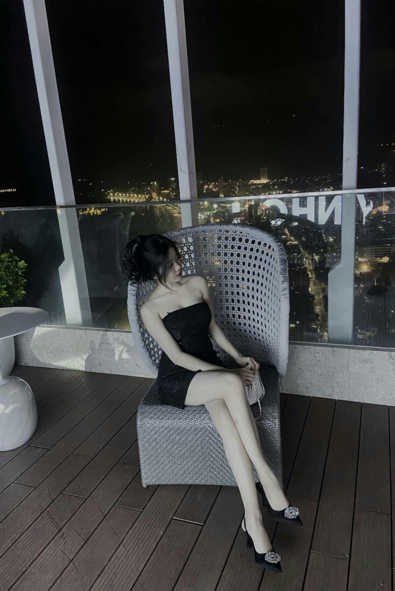 Anh Gai Xinh Mac Vay - Gái Xinh Không Mặc Nội Y