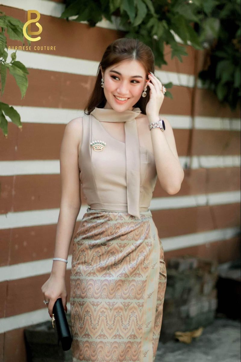 Anh Gai Xinh Mac Vay - Gái Xinh Không Mặc Áo