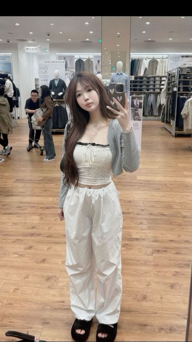 Anh Gai Xinh Mac Vay - Áo Croptop