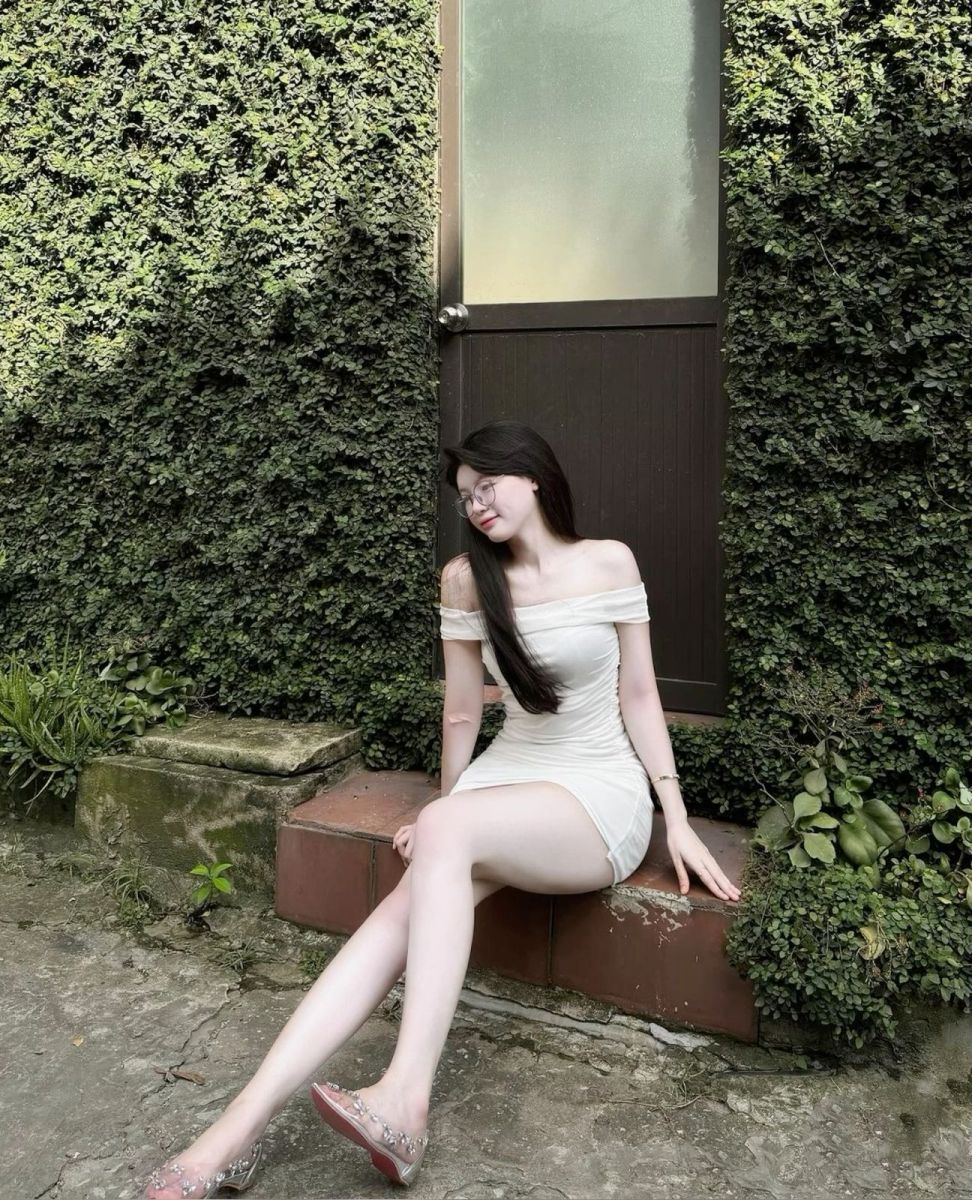 Anh Gai Xinh Mac Vay - Bậc Thềm