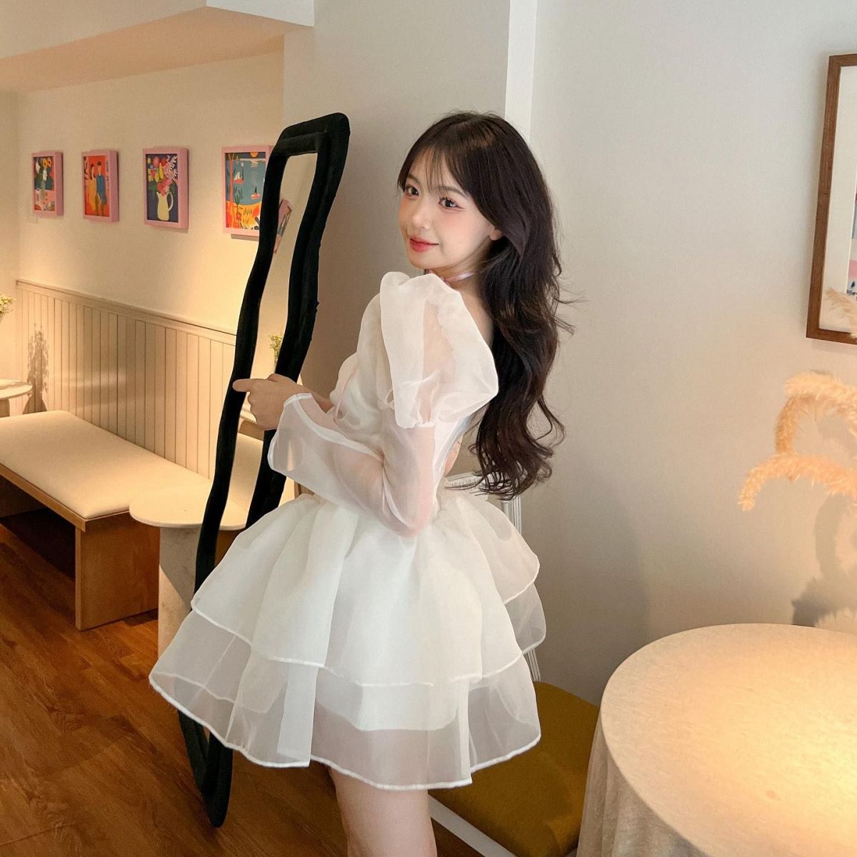 Anh Gai Xinh Mac Vay - Cô Gái Trẻ