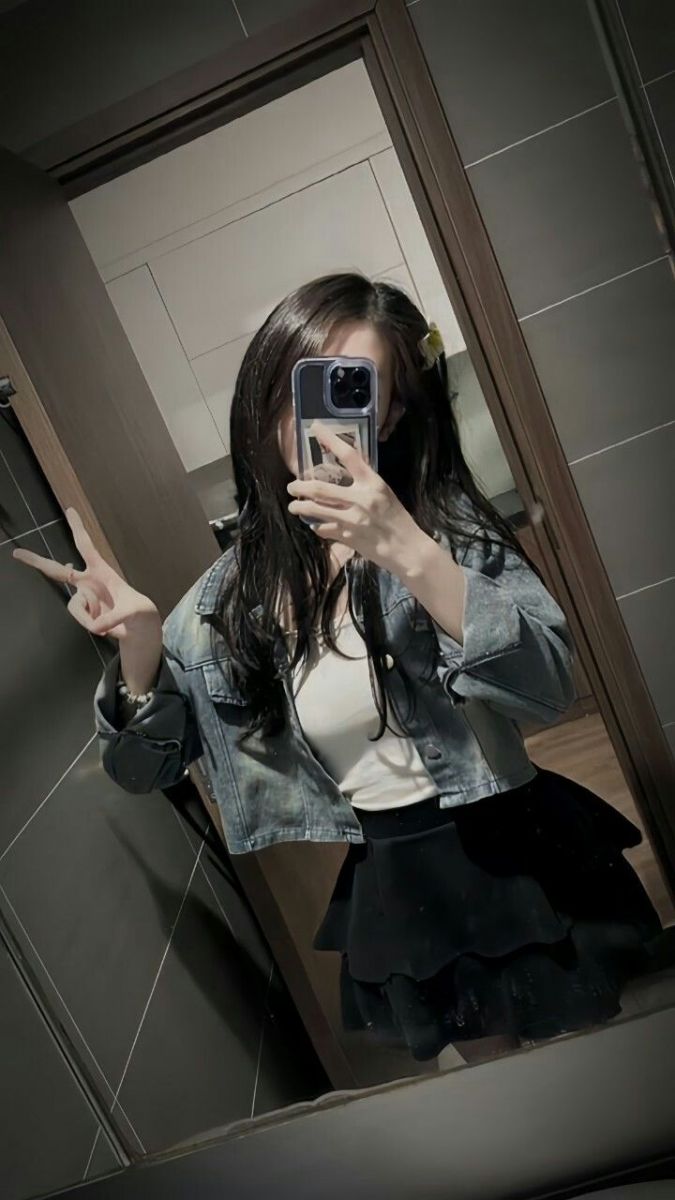 Anh Gai Xinh Mac Vay - Áo Khoác Denim
