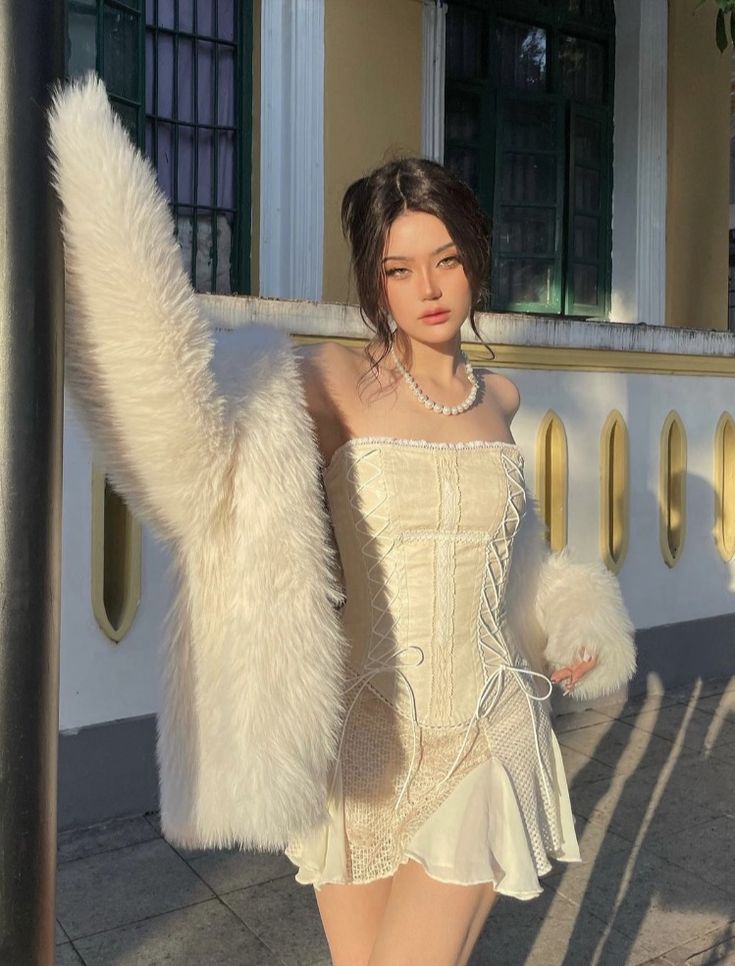 Anh Gai Xinh Mac Vay - Áo Lông Trắng