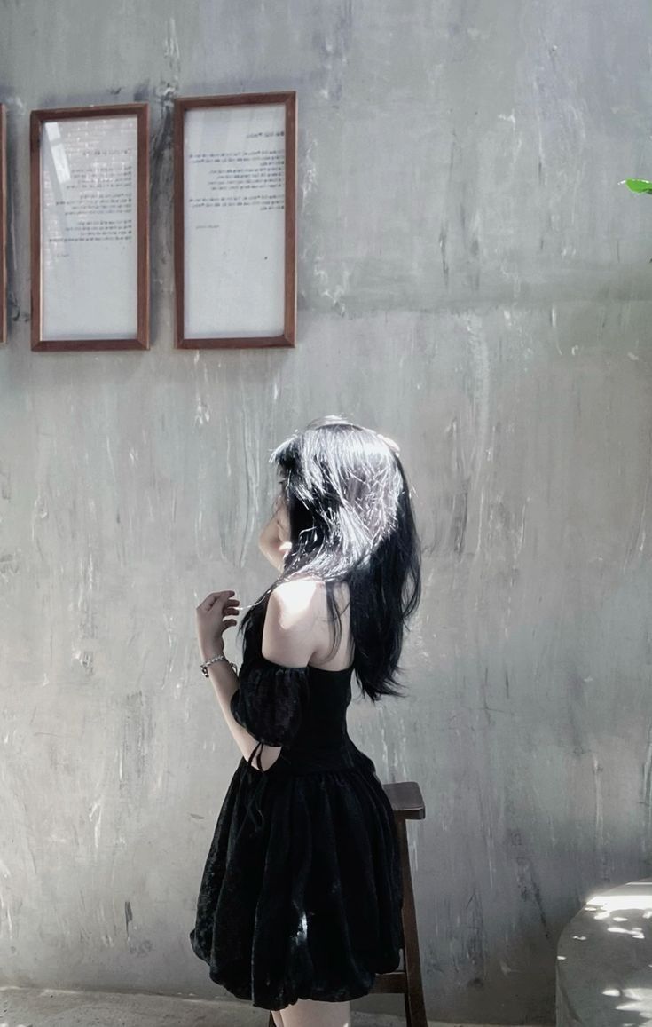 Gái đẹp trong không gian ánh sáng nhẹ nhàng