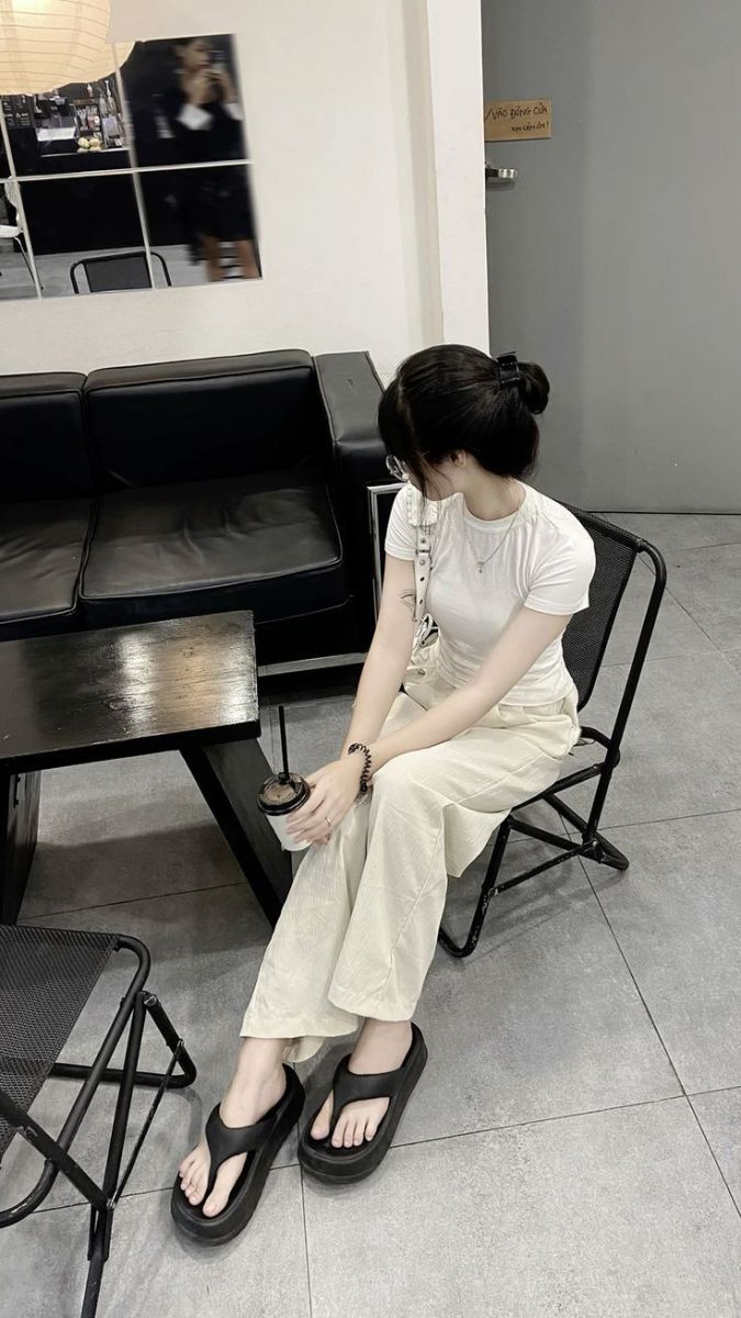 Gái xinh mặc áo dài trắng và phong cách thời trang tinh tế