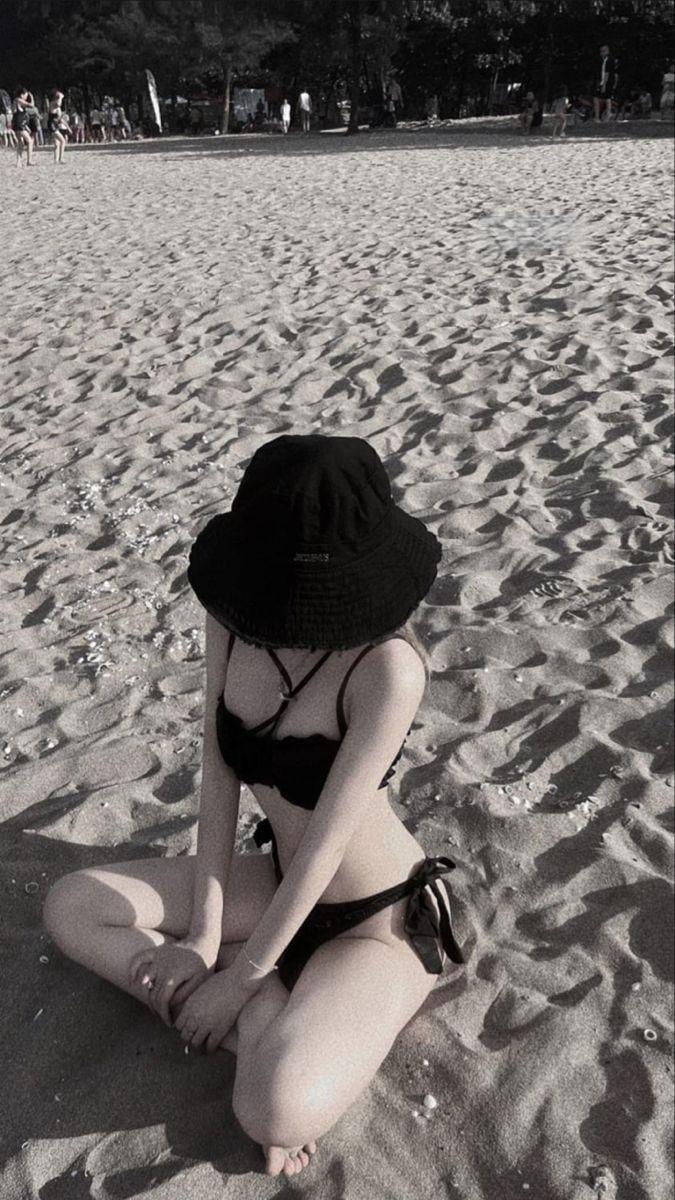 Gái xinh che mặt mặc bikini nóng bỏng
