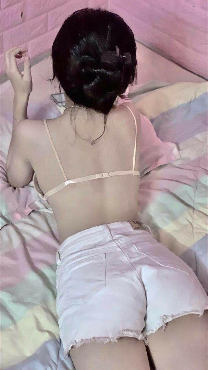Gái xinh khoe quần lót trong bộ ảnh nóng bỏng