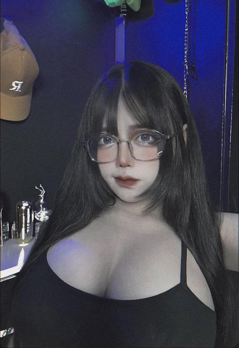 Gái Xinh Nóng Bỏng Show Vũ Với Gái Xinh