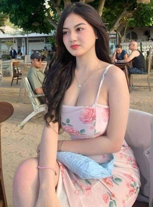 Gái Đẹp Tóc Dài Xinh Cute Mặc Hở