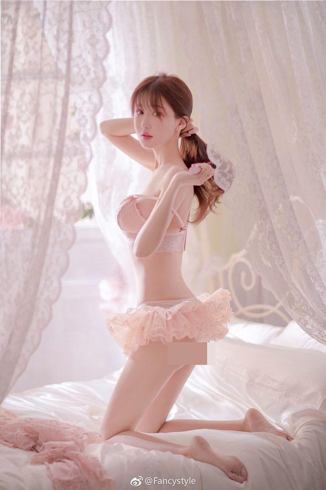 Gái xinh đẹp trong livestream xứ Trung