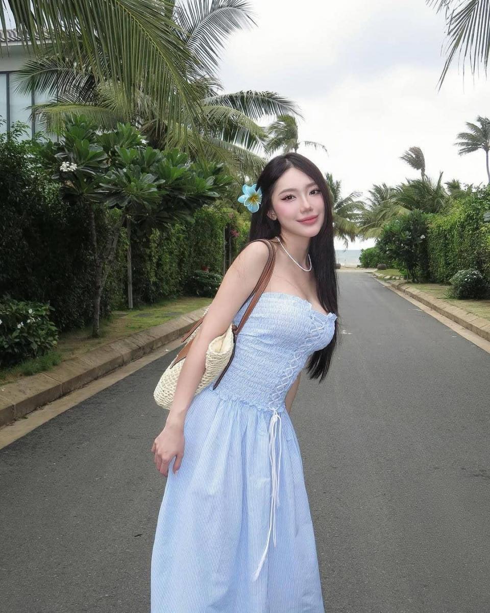Gái Xinh Cute Đeo Kính Và Ảnh Gái Đẹp Vú To