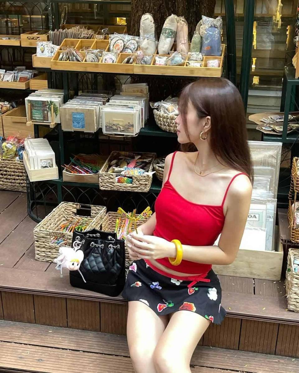Gái Xinh , Mong To Và Ti To