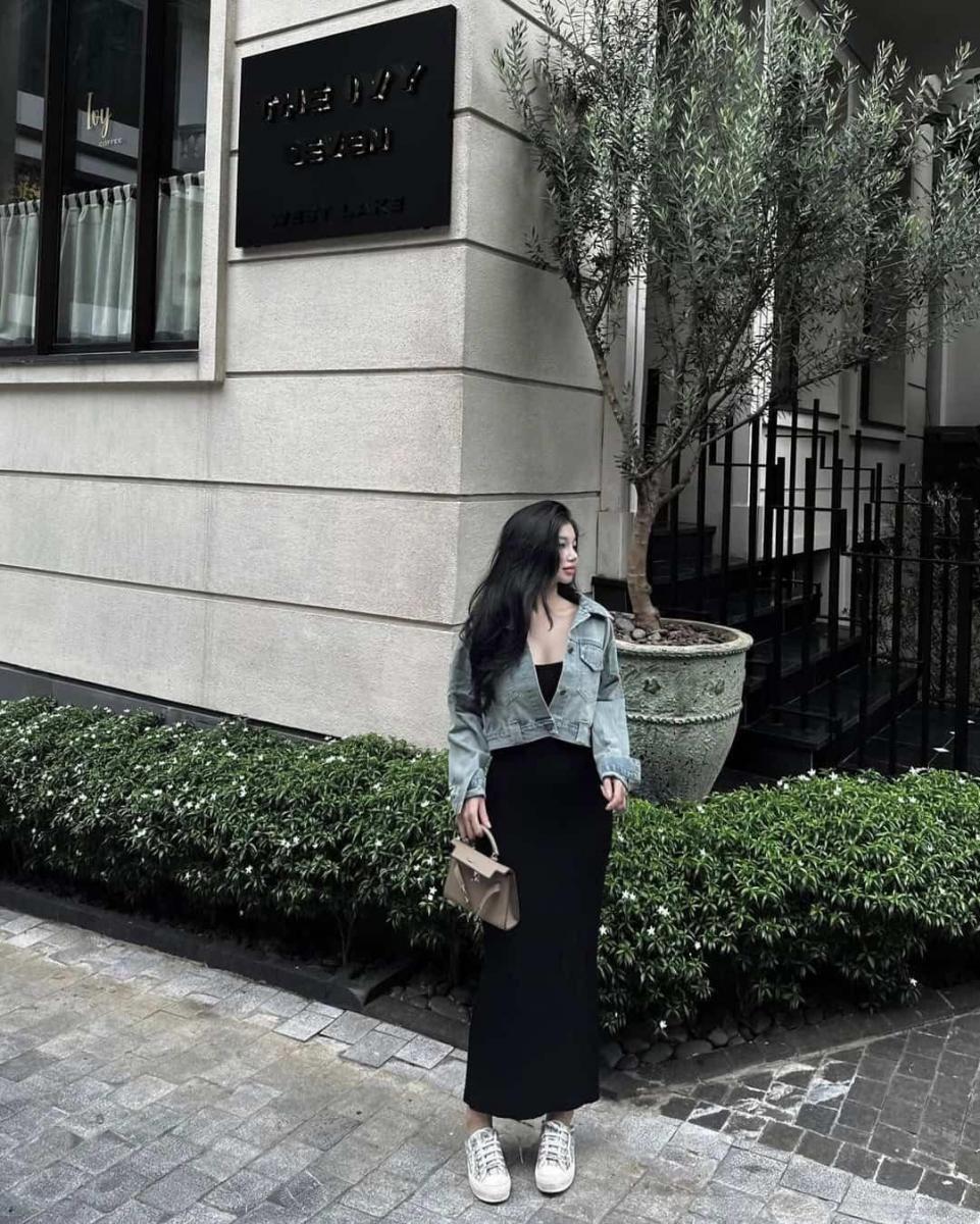 Ảnh gái xinh đeo kính tắm biển thời trang đẹp