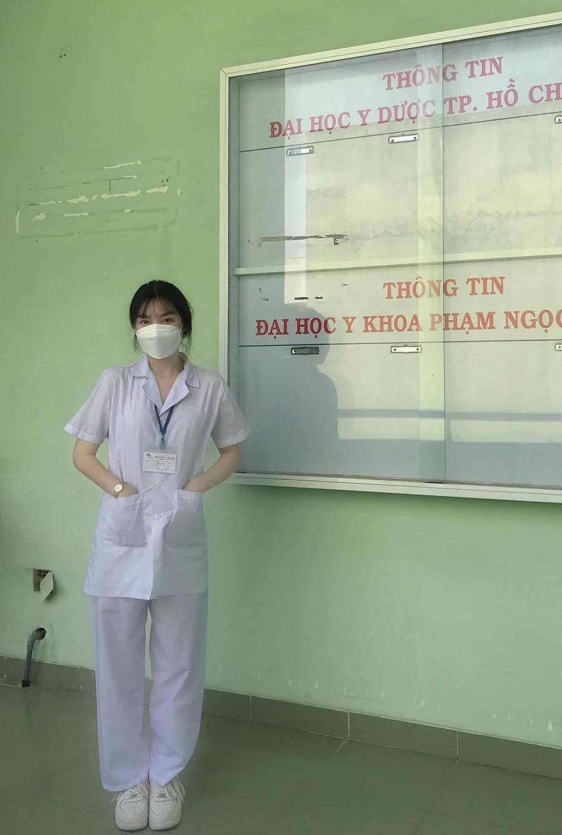 Gái Xinh Khoe Ngực To Chăm Sóc Sức Khỏe