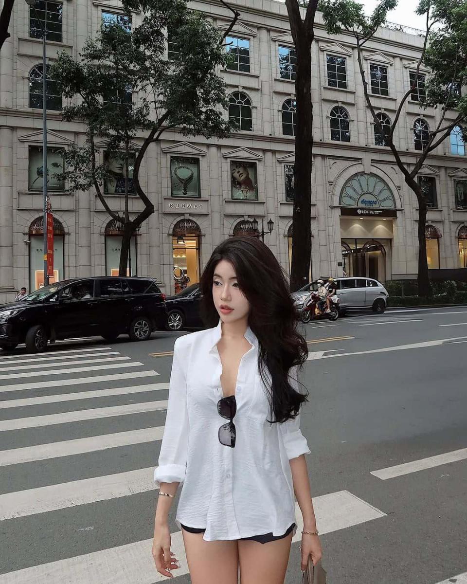 Ảnh những cô gái xinh trong áo sắc đẹp thời trang
