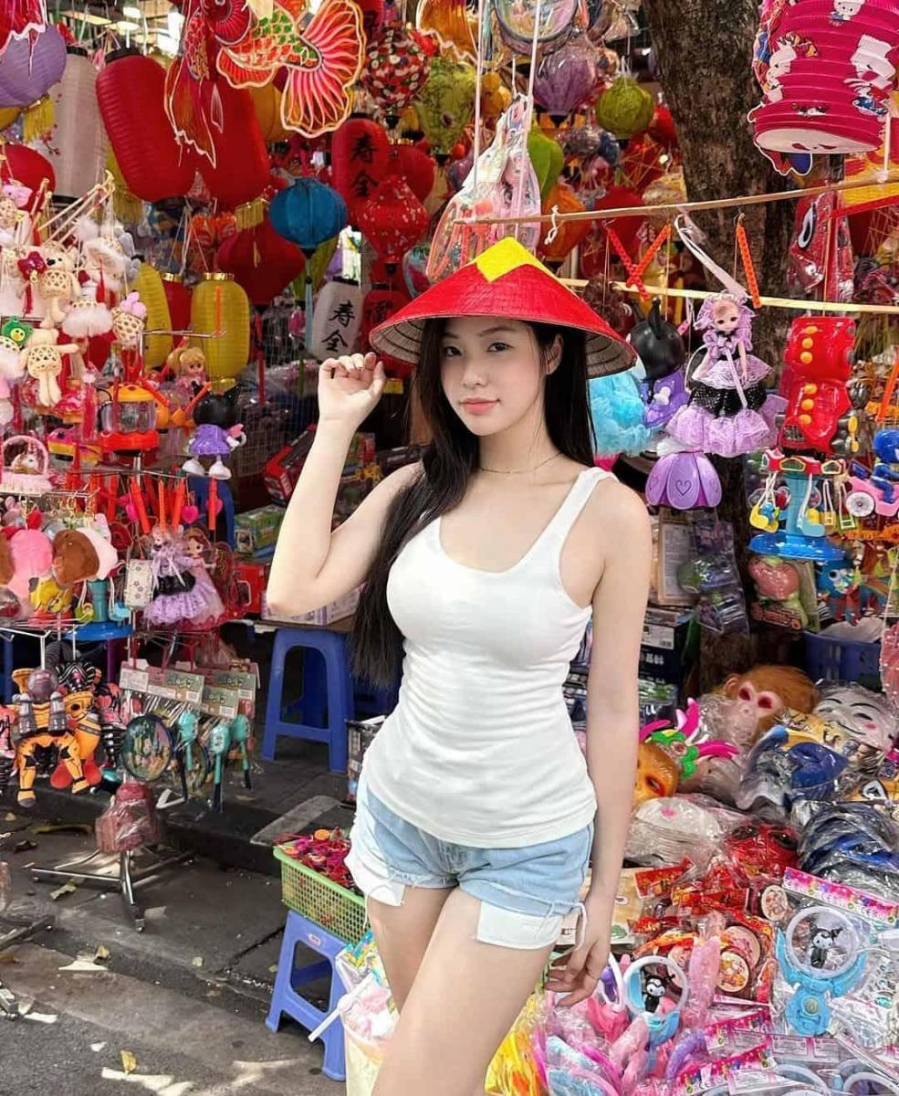 Ảnh những cô gái xinh đẹp với ngực to