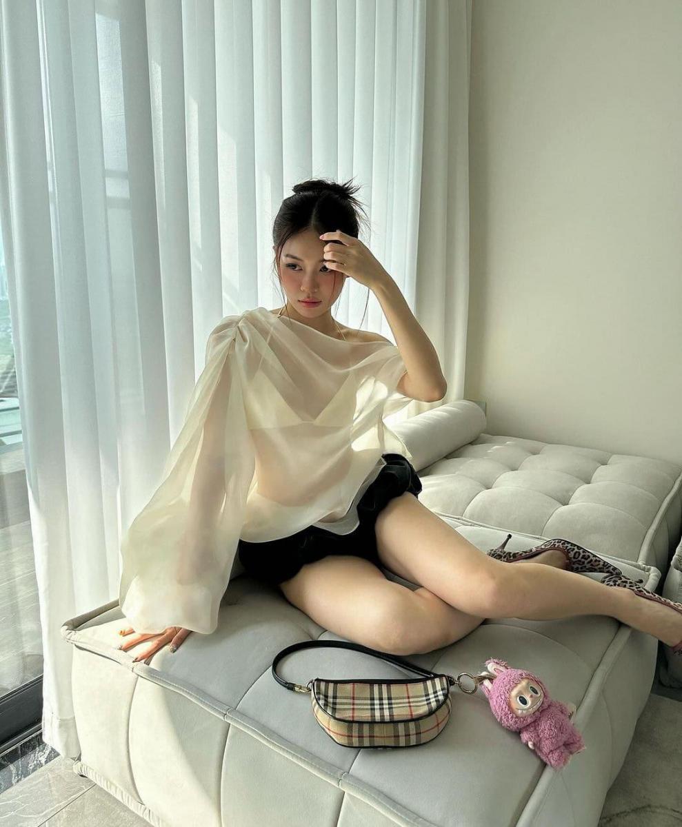 Hình cô gái xinh trong thời trang đẹo