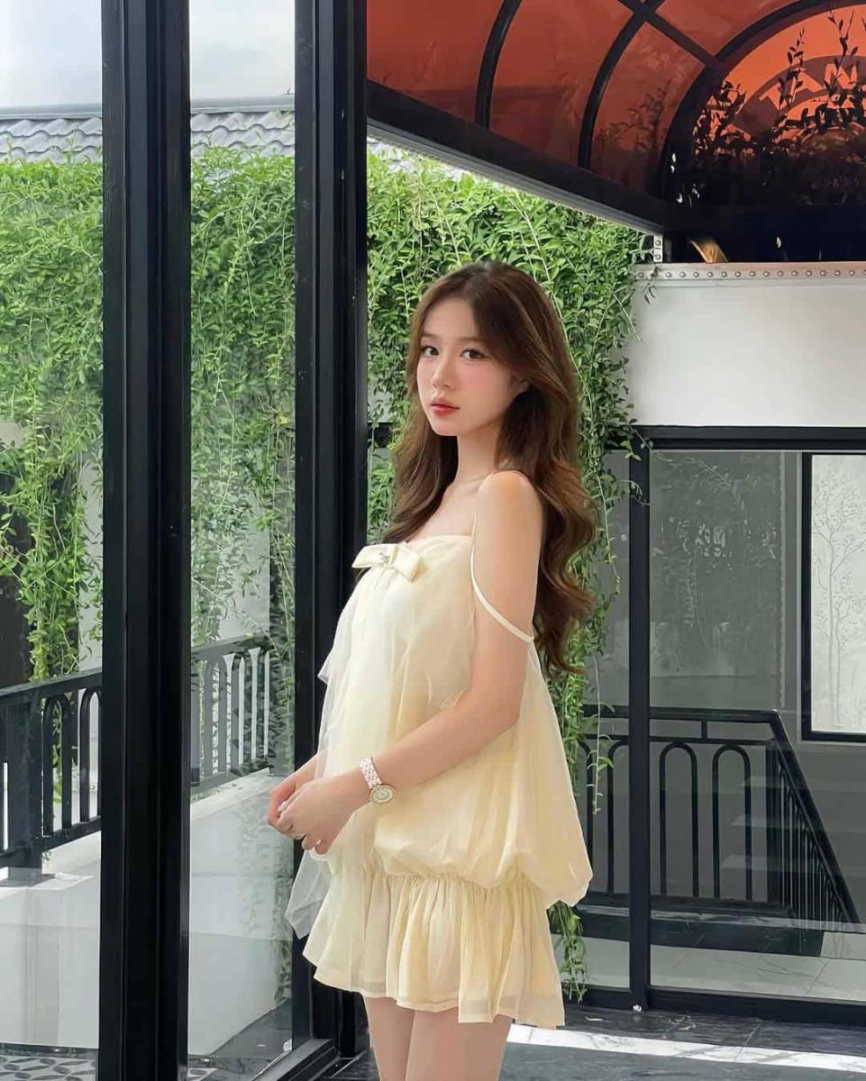 Ảnh gái xinh buồn trong thời trang chất