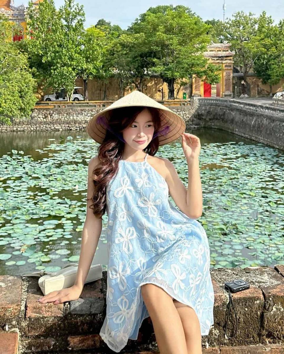 Ảnh gái xinh mặc váy đẹp ngày Tết
