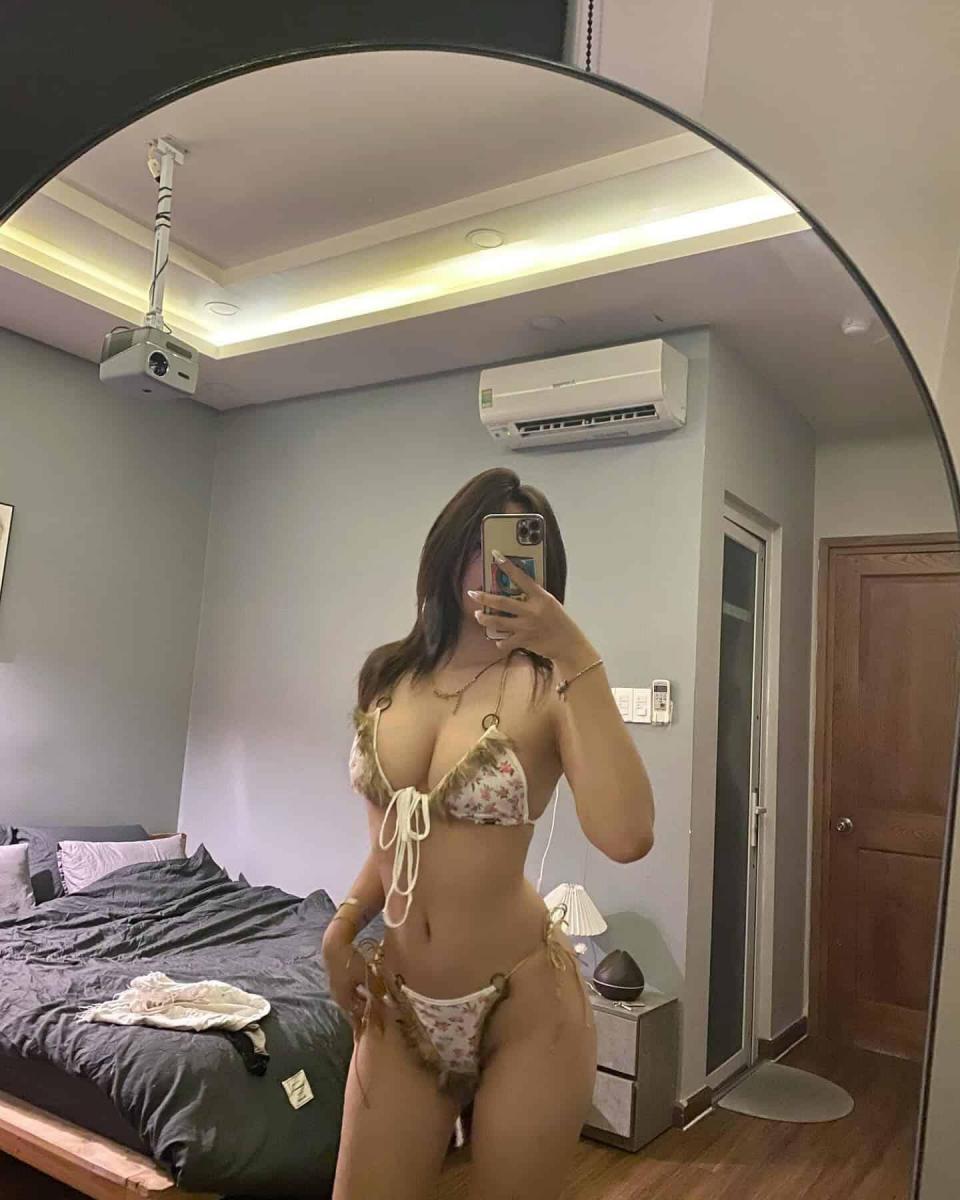 Gái xinh to tròn trong bộ đồ lót đẹp