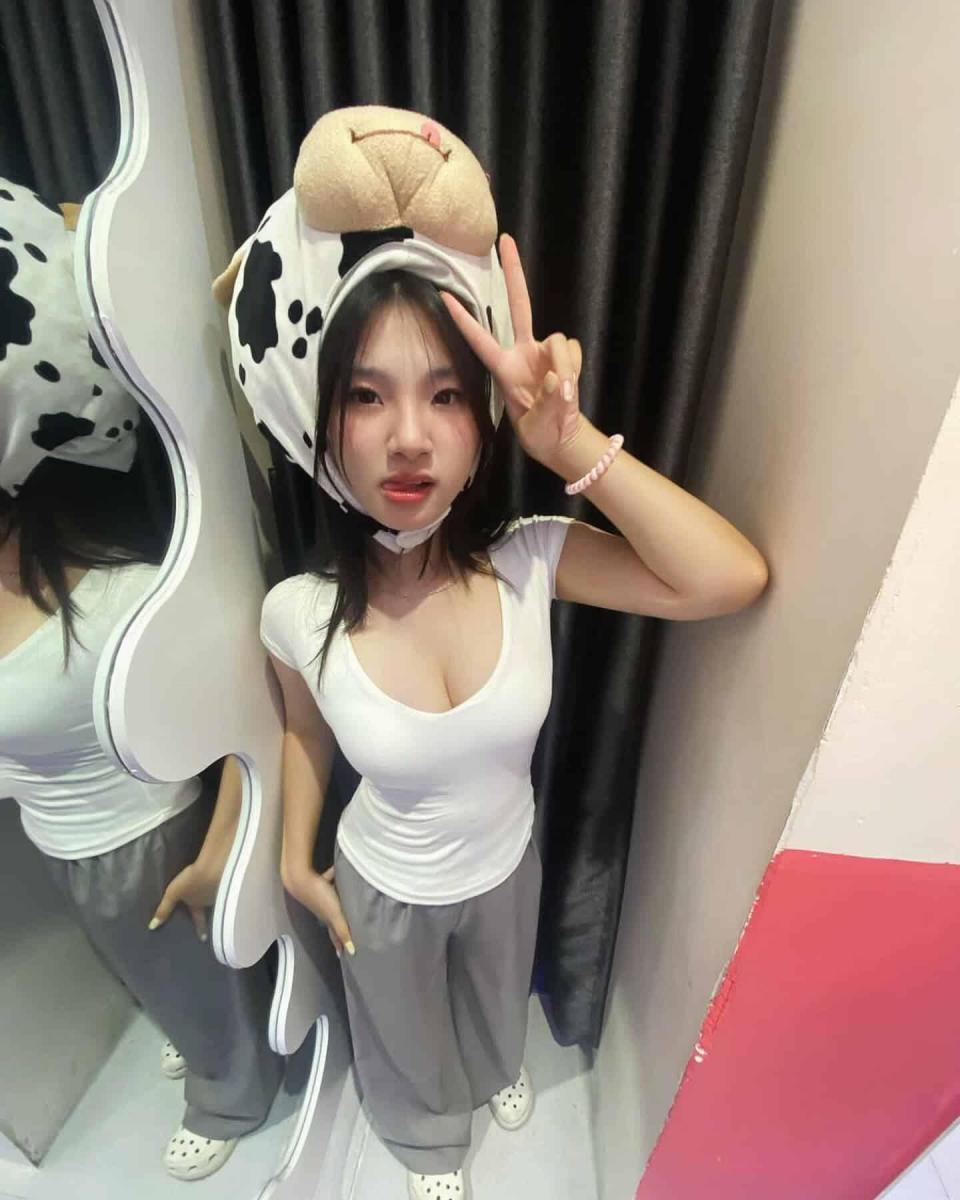 Gái xinh khỏa thân sexy nhảy khoả thân
