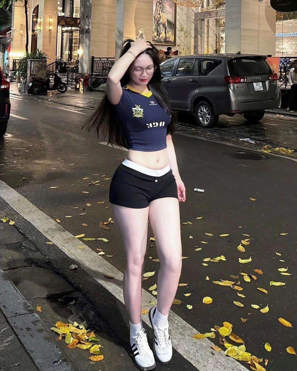 Ảnh gái xinh sexy gai xinh ngực to bụng thắt lưng