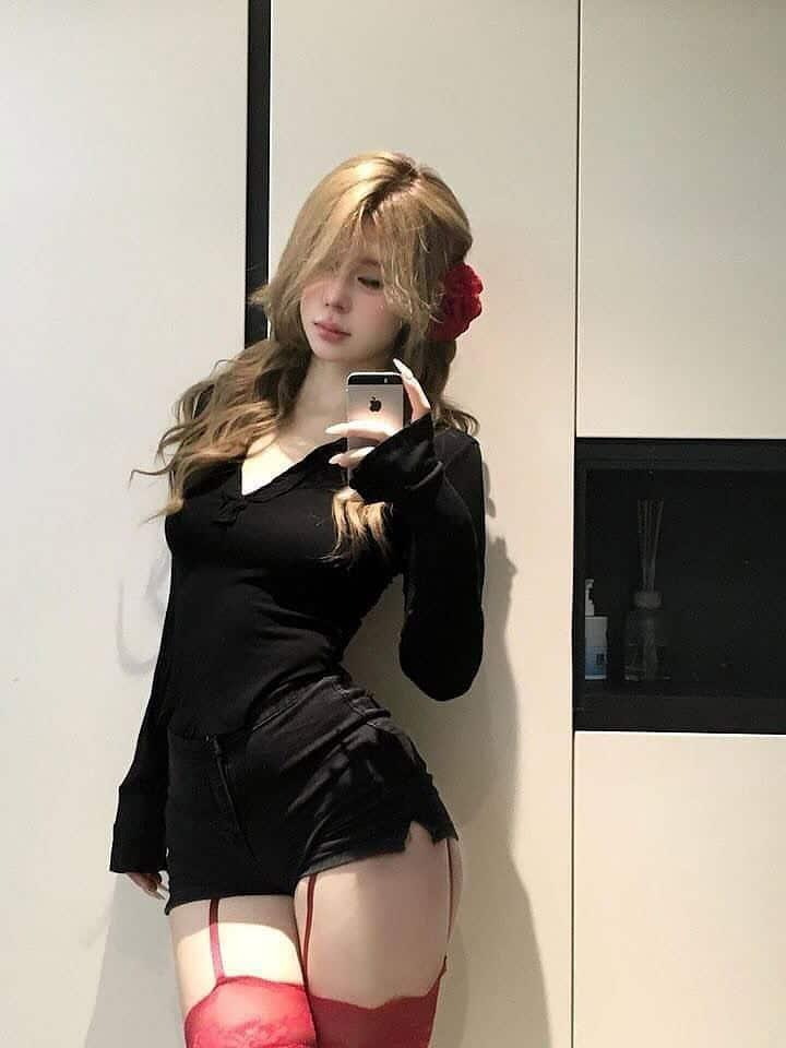 Hình xinh gái với ngực to gợi cảm