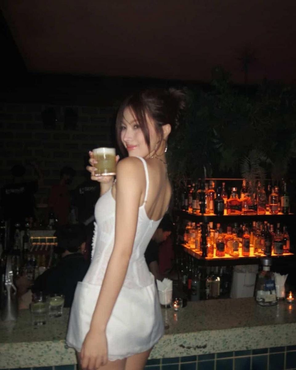Ảnh gái xinh ngực to đùi đẹp
