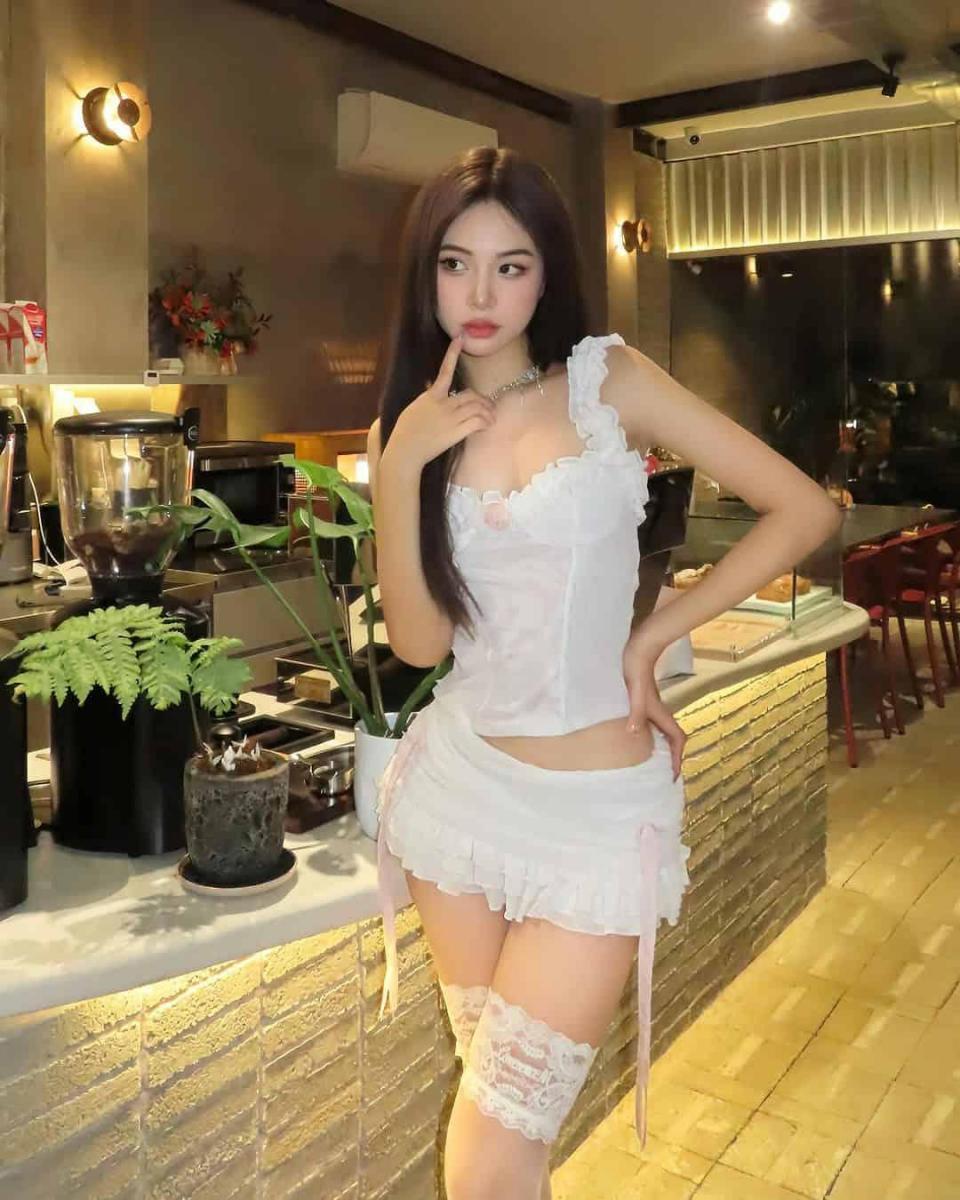 Gái xinh 2k11 lộ hàng vú gai xinh đẹp